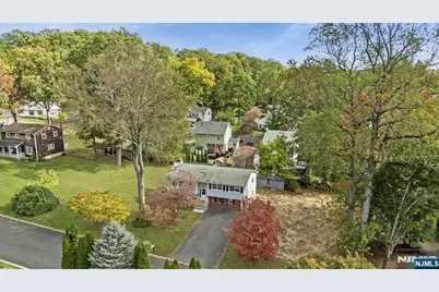 145 Schwarz Boulevard, Jefferson Township, NJ 07849 - Photo 27