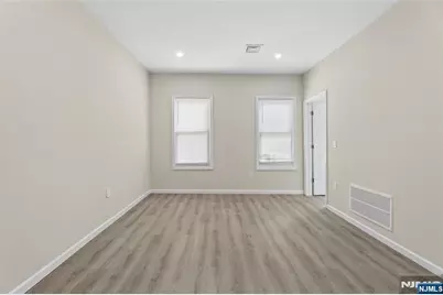 172 Godwin Avenue, Paterson, NJ 07501 - Photo 17