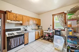 948 Van Houten Ave, Clifton, NJ 07013 - Photo 9