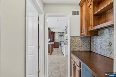6 Park Lane, Jefferson Township, NJ 07438 - Photo 9
