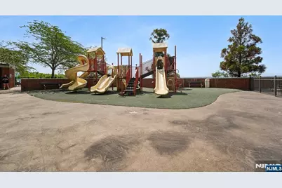 627 Harmon Cove Tower, Secaucus, NJ 07094 - Photo 21