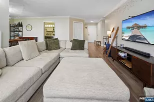 627 Harmon Cove Tower, Secaucus, NJ 07094 - Photo 3