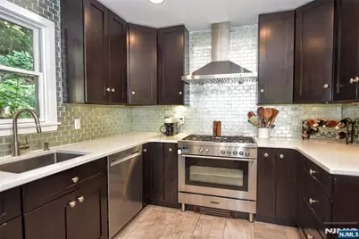 454 Skyline Lake Drive, Ringwood, NJ 07456 - Photo 9