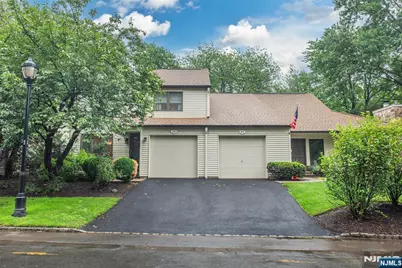 13 Stonegate Drive, Roseland, NJ 07068 - Photo 3