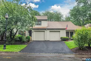 13 Stonegate Dr, Roseland, NJ 07068 - Photo 3
