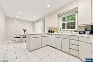 18 Druid Hill Dr, Parsippany, NJ 07054 - Photo 9