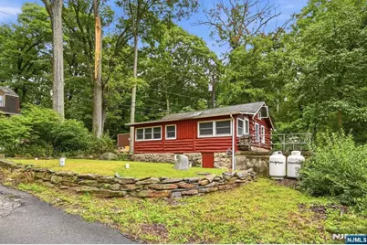26 Clubhouse Avenue, West Milford, NJ 07480 - Photo 3