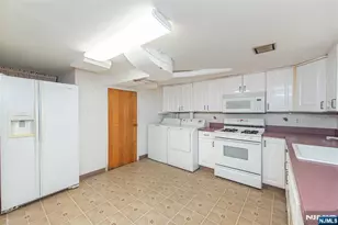 50 Plenge Dr, Belleville, NJ 07109 - Photo 15