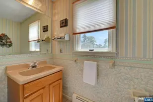 885 Summit Ave, River Edge, NJ 07661 - Photo 29