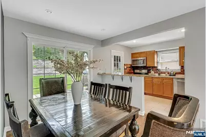 774 Ravenhill Place, Ridgefield, NJ 07657 - Photo 7