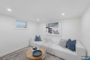 166 Lincoln St, Montclair, NJ 07042 - Photo 29