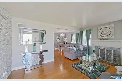 112 Elmwood Drive, Elmwood Park, NJ 07407 - Photo 17
