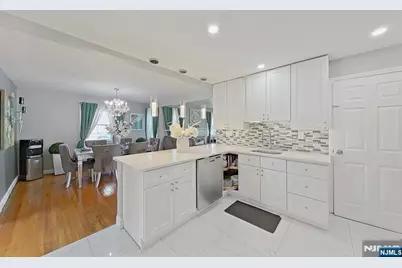 112 Elmwood Drive, Elmwood Park, NJ 07407 - Photo 29