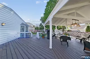112 Elmwood Dr, Elmwood Park, NJ 07407 - Photo 9