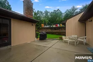 25 N Hillside Ave, Livingston, NJ 07039 - Photo 33