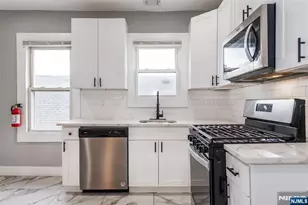 22 Comfort Pl, Clifton, NJ 07011 - Photo 11