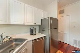 607 Brittany Dr, Wayne, NJ 07470 - Photo 5
