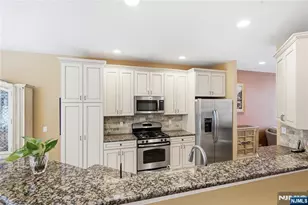 1005 Whitney Ln, Allendale, NJ 07401 - Photo 15