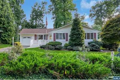 9 Belaire Drive, Roseland, NJ 07068 - Photo 1