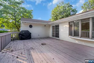 9 Belaire Dr, Roseland, NJ 07068 - Photo 37