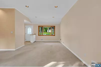 9 Belaire Drive, Roseland, NJ 07068 - Photo 11