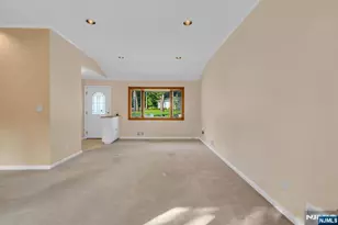 9 Belaire Dr, Roseland, NJ 07068 - Photo 11