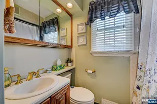 115 Olive Ave, Pompton Lakes, NJ 07442 - Photo 25