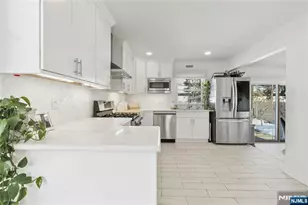 10 Homestead Rd, Elmwood Park, NJ 07407 - Photo 11