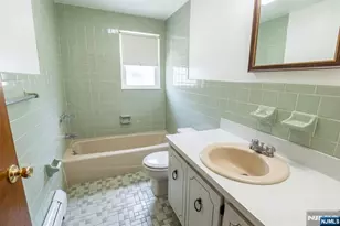 19 Village Pl, Secaucus, NJ 07094 - Photo 21