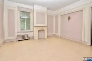 27 Augusta St, Irvington, NJ 07111 - Photo 7