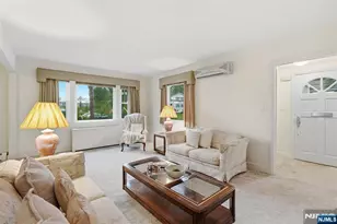 26 Dora Ave, Waldwick, NJ 07463 - Photo 3