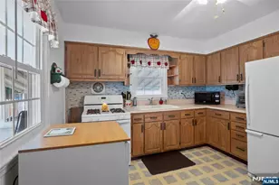 5 Sally St, Bloomingdale, NJ 07403 - Photo 9