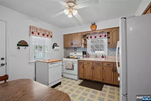 5 Sally St, Bloomingdale, NJ 07403 - Photo 11