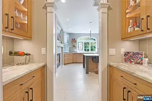 102 Seminary Dr, Mahwah, NJ 07430 - Photo 9