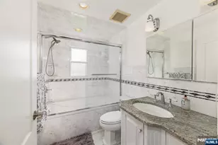 376 Chelsea St, Paramus, NJ 07652 - Photo 17