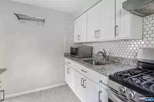 2199 Center Ave B, Fort Lee, NJ 07024 - Photo 13