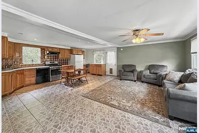 8 Martin Road, Verona, NJ 07044 - Photo 3