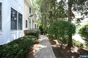 608 Stonewall Ct, Wyckoff Township, NJ 07481 - Photo 3