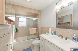 424 Oak St, Ridgefield, NJ 07657 - Photo 11