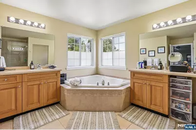 176 Fox Hill Court, Jefferson Township, NJ 07849 - Photo 21