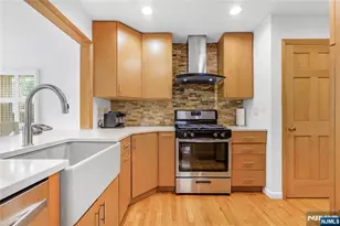 17 Westland Rd, Verona, NJ 07044 - Photo 9