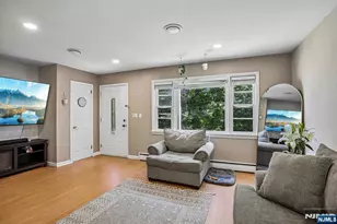 89 Knolls Rd, Bloomingdale, NJ 07403 - Photo 7