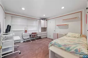 585 Churchill Rd, Teaneck Township, NJ 07666 - Photo 23