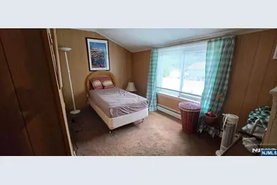 727 Chestnut Street, New Milford, NJ 07646 - Photo 15