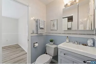 81 Hudson Avenue, Ridgefield Park, NJ 07660 - Photo 13