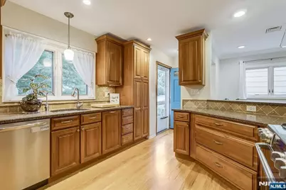 119 Squire Hill Road, Montclair, NJ 07043 - Photo 9