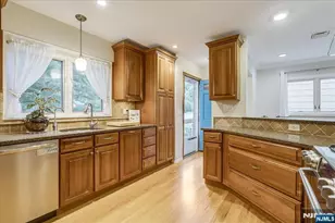119 Squire Hill Rd, Montclair, NJ 07043 - Photo 9