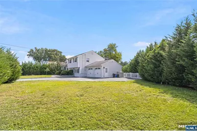 112 Sand Road, Fairfield, NJ 07004 - Photo 3