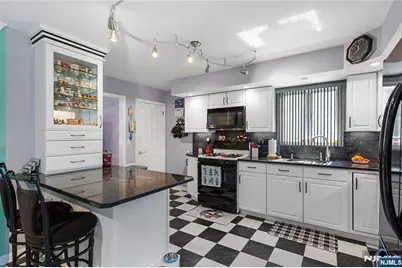5 Corsi Road, Bloomfield, NJ 07003 - Photo 9