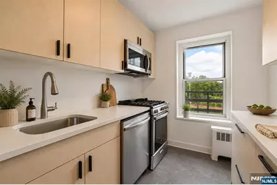 2215 Central 5D #5D, Fort Lee, NJ 07024 - Photo 1